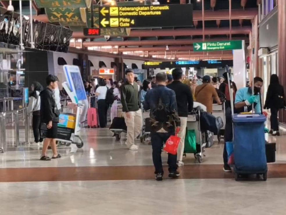 Penumpang di Bandara Soekarno-Hatta