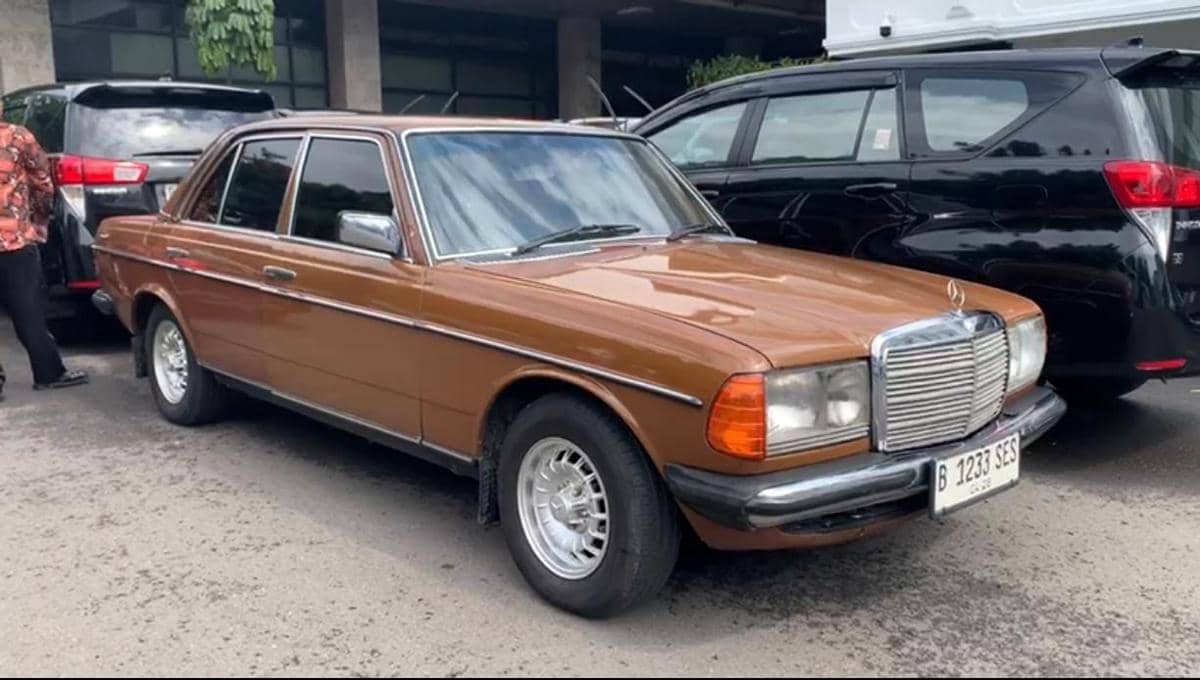 Kala Marty Bawa Mercy Jadul dan Dino Kangen Suasana Istana