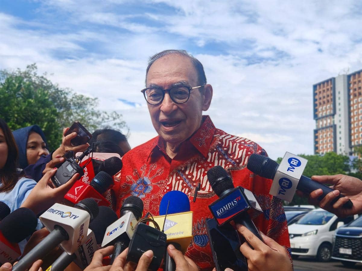 Kala Marty Bawa Mercy Jadul dan Dino Kangen Suasana Istana