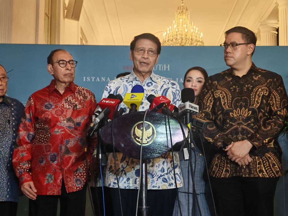 Konferensi pers mantan Menteri Luar Negeri, mantan Wakil Menteri Luar Negeri usai pertemuan dengan Presiden Prabowo Subianto 