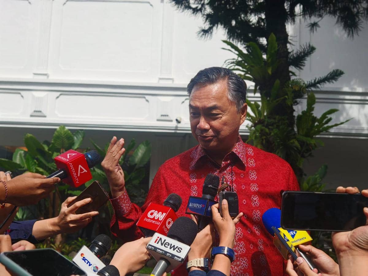 Kala Marty Bawa Mercy Jadul dan Dino Kangen Suasana Istana