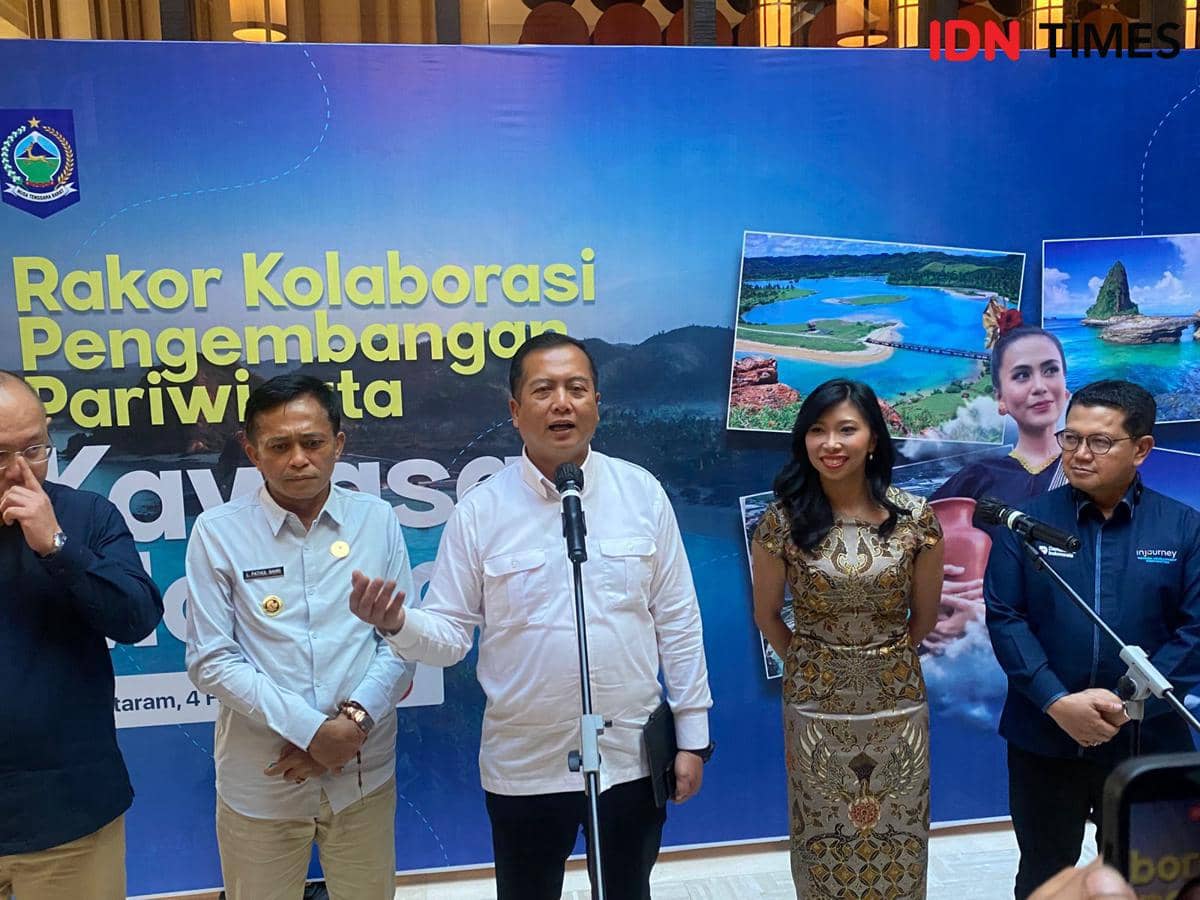 Gubernur NTB Lalu Muhamad Iqbal dan Direktur Utama InJourney Maya Watono memberikan keterangan usai rapat koordinasi di Mataram.