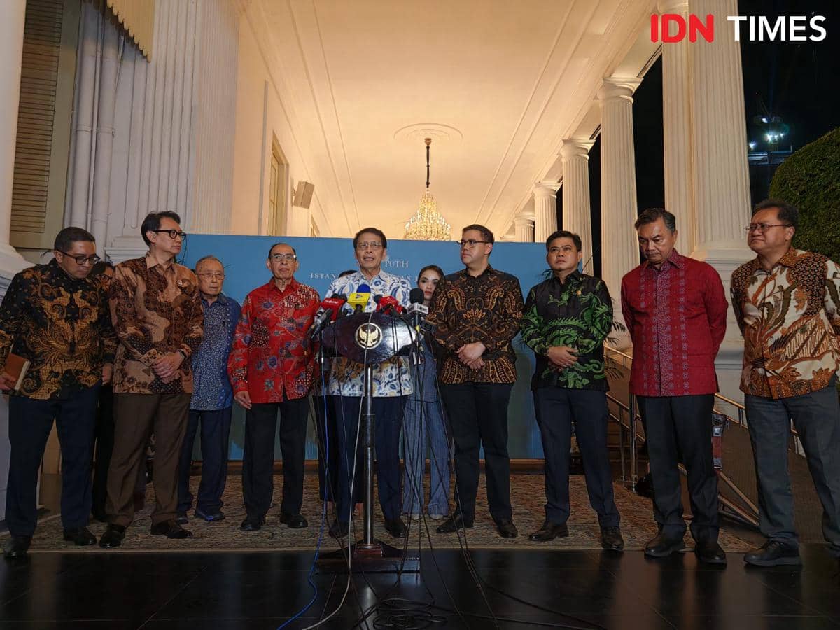 Konferensi pers mantan Menteri Luar Negeri, mantan Wakil Menteri Luar Negeri usai pertemuan dengan Presiden Prabowo Subianto 