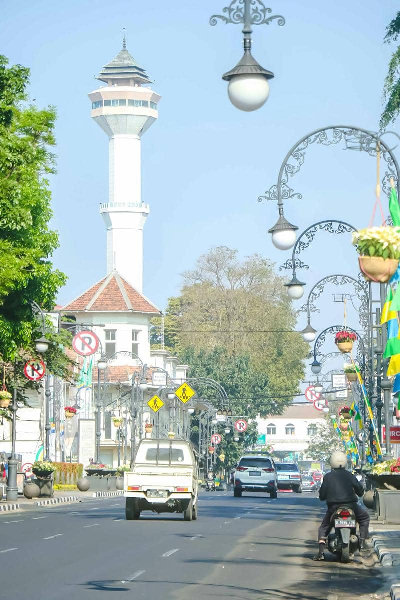 ilustrasi alun-alun kota