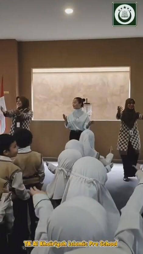 Nikita Willy Mengajar di TK 