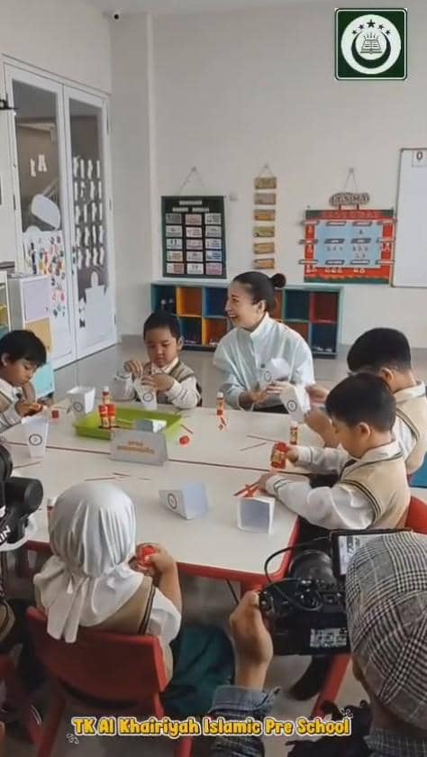 Nikita Willy Mengajar di TK