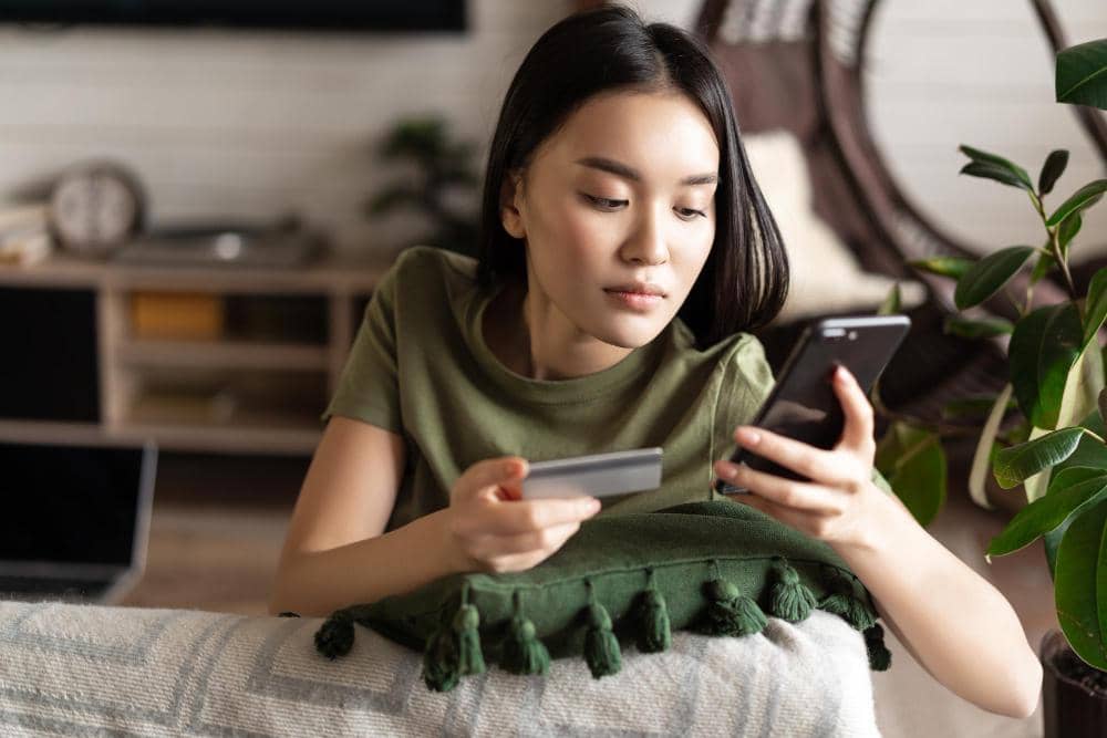 ilustrasi jangan mudah mengirim data pribadi