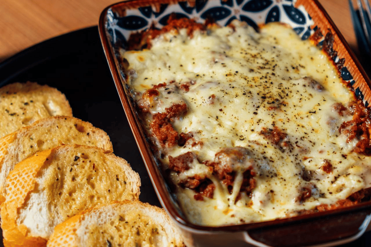 ilustrasi tomato pasta bake