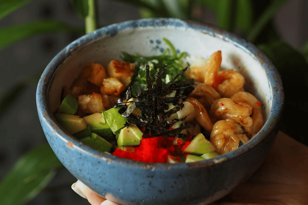 ilustrasi nasi ayam udang bumbu bawang putih