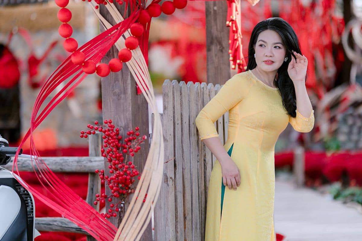 ilustrasi wanita saat Imlek