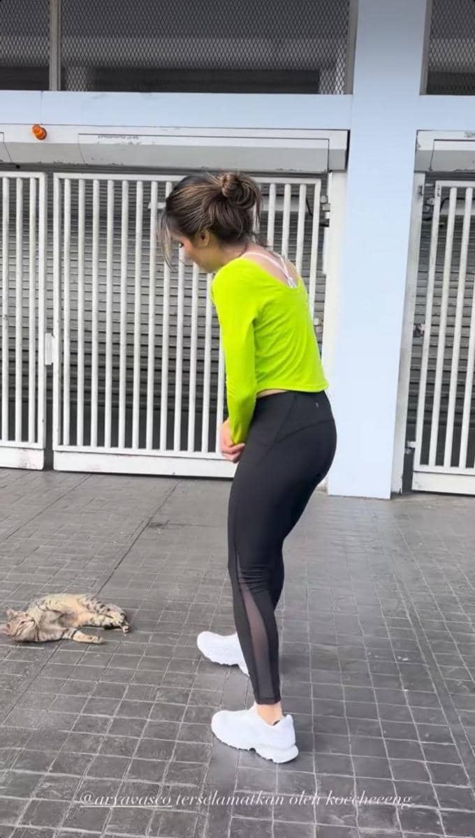 Cinta Laura dan Arya Vasco jogging pagi bersama.