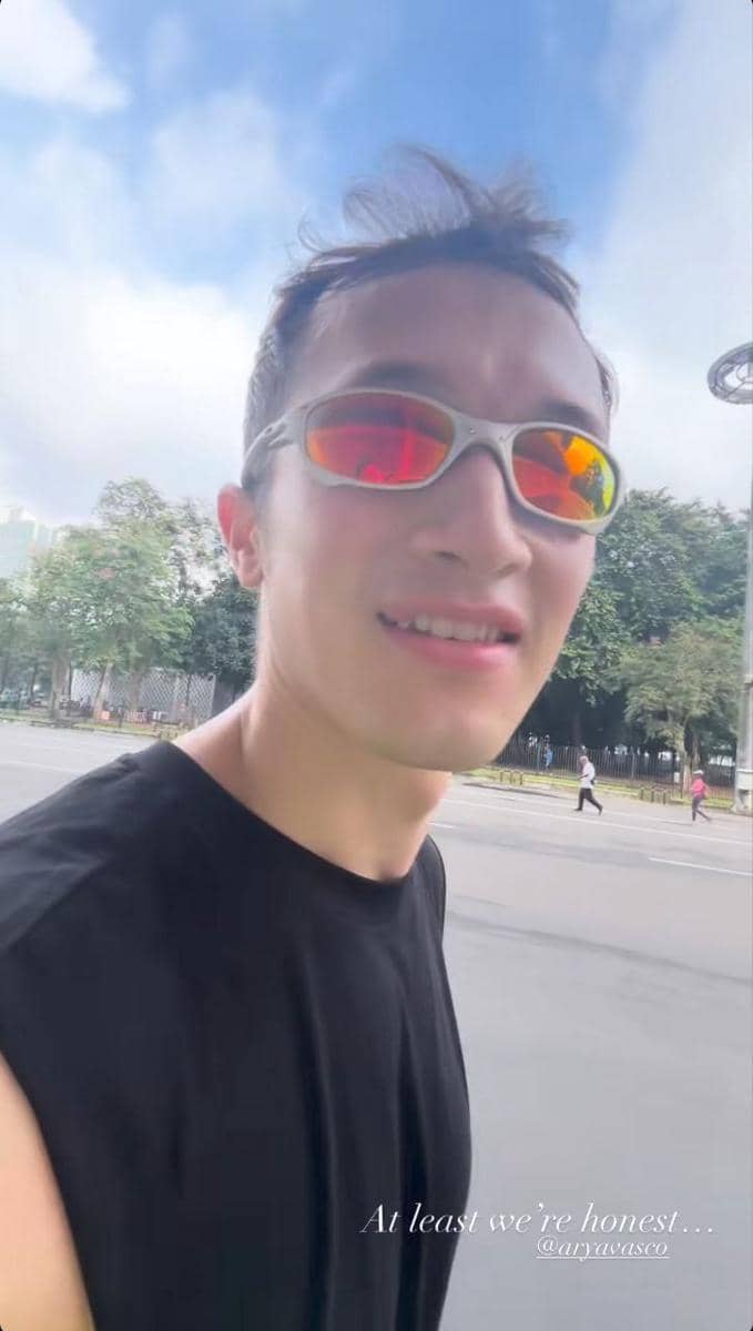 Cinta Laura dan Arya Vasco jogging pagi bersama.