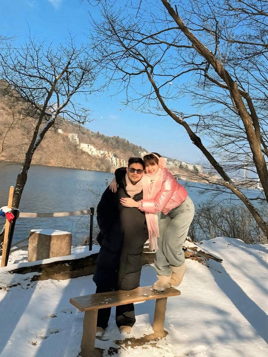 Alessia Cestaro main salju di Nami Island