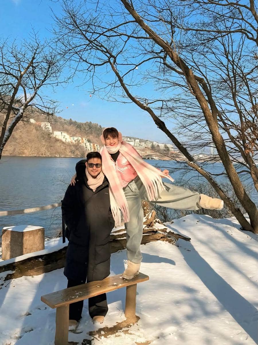 Alessia Cestaro main salju di Nami Island