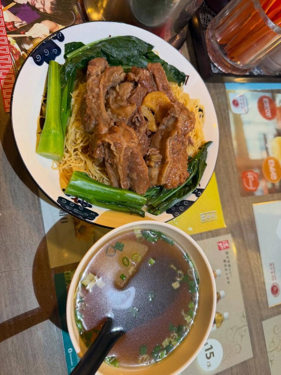 Sarah Keihl liburan ke Hong Kong bareng sahabat