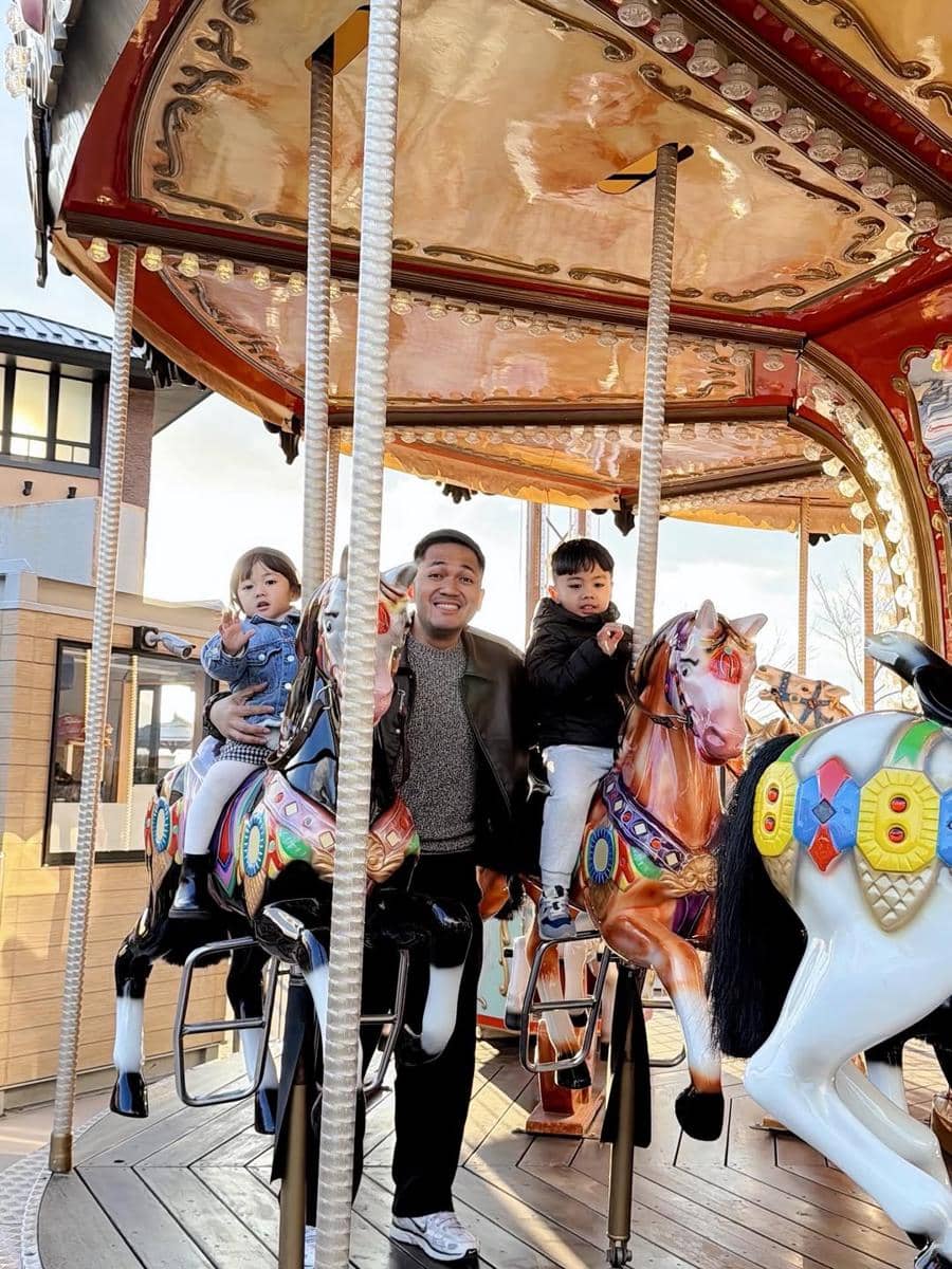 Keluarga Kesha Ratuliu ke Gunung Fuji