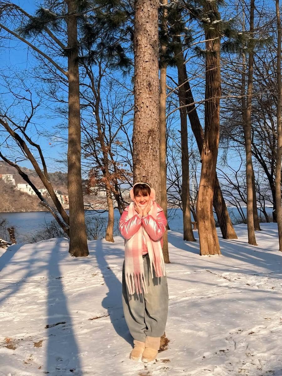 Alessia Cestaro main salju di Nami Island