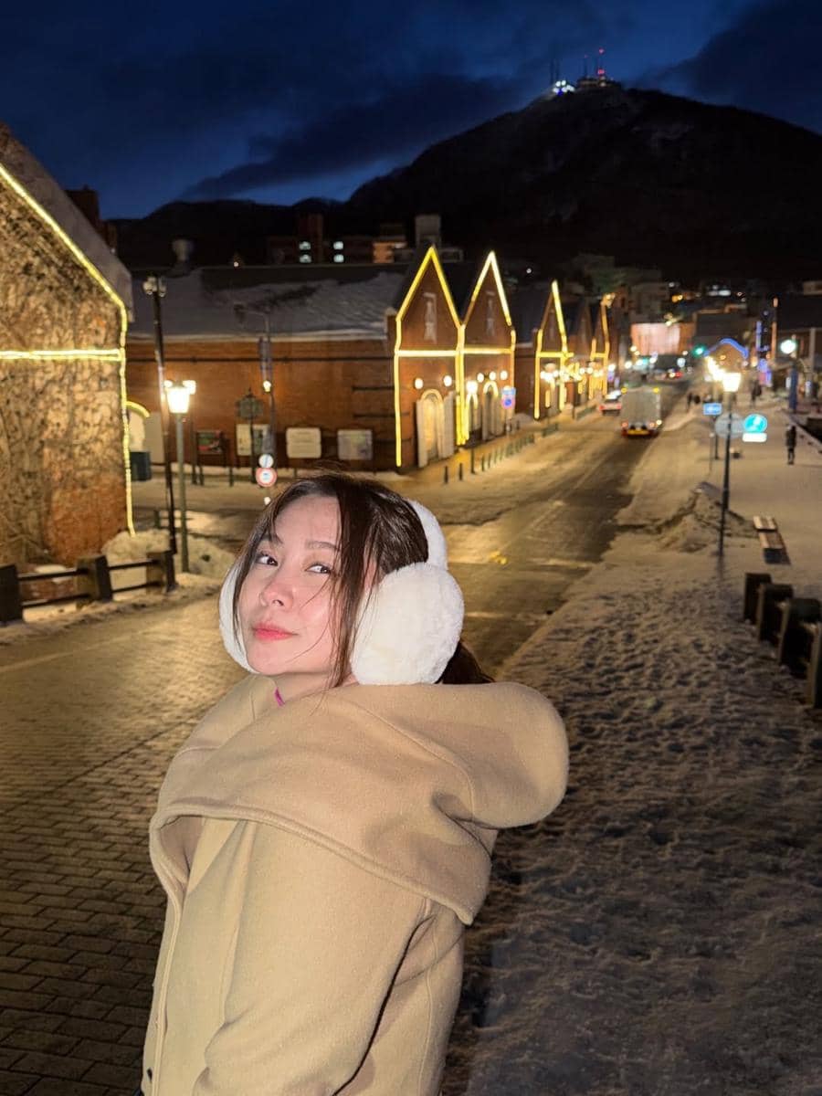 Devy Anastasia liburan di Hokkaido