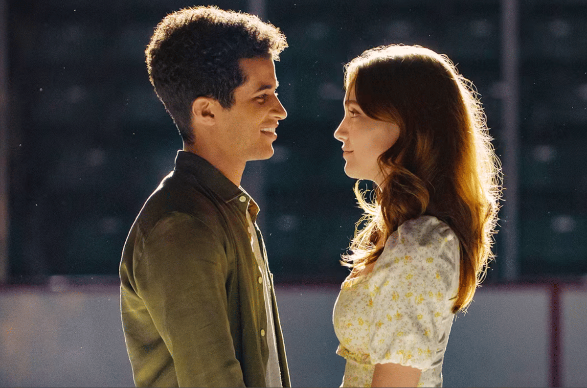 cuplikan film Hello, Goodbye and Everything in Between