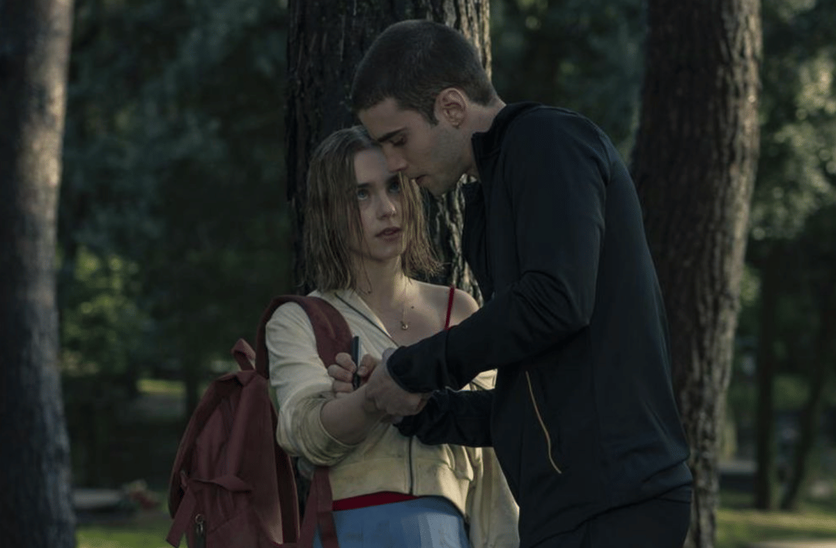 cuplikan film Through My Window