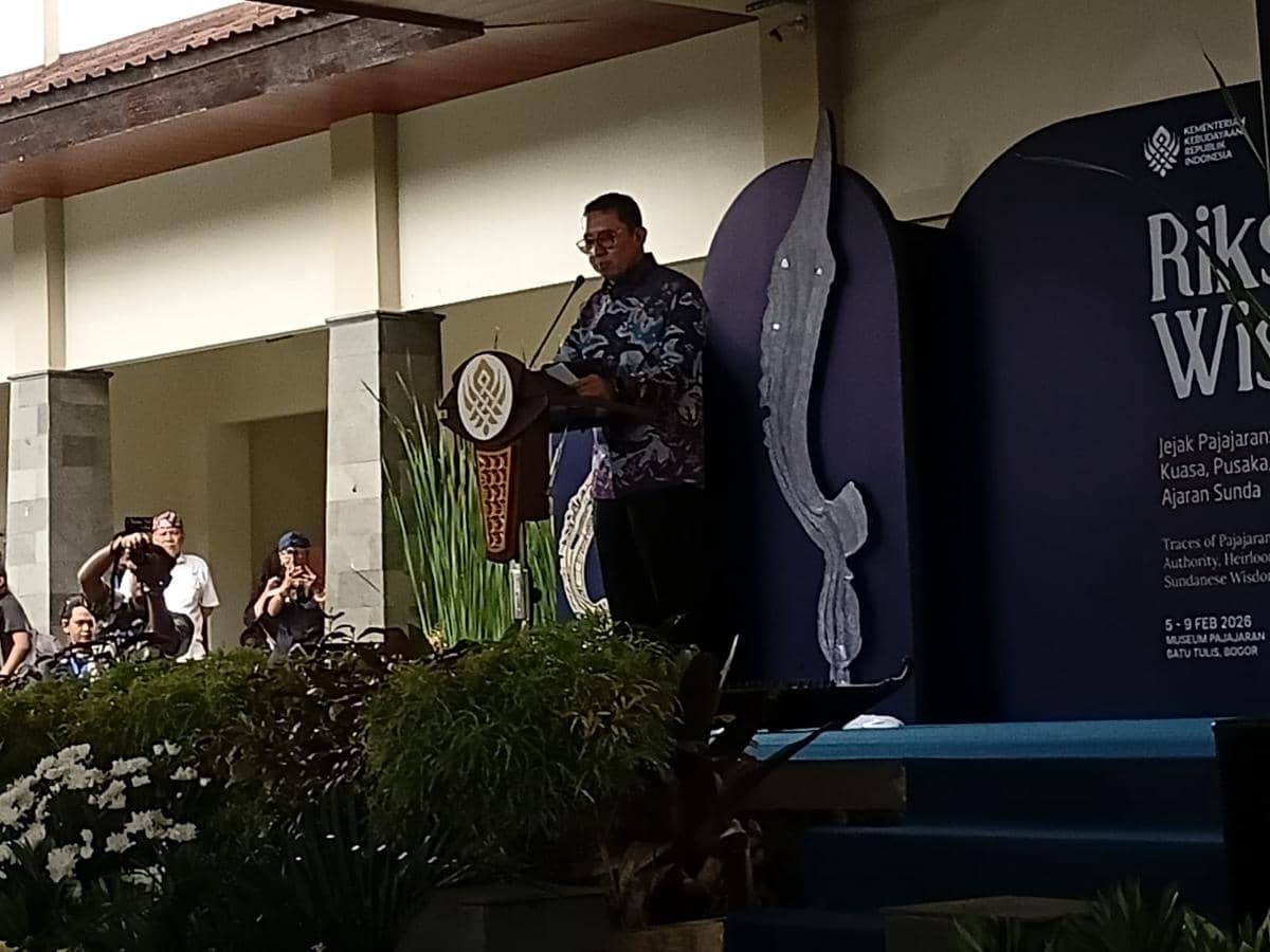 Fadli Zon Buka Pameran 60 Koleksi Benda Bersejarah di Museum Pajajaran