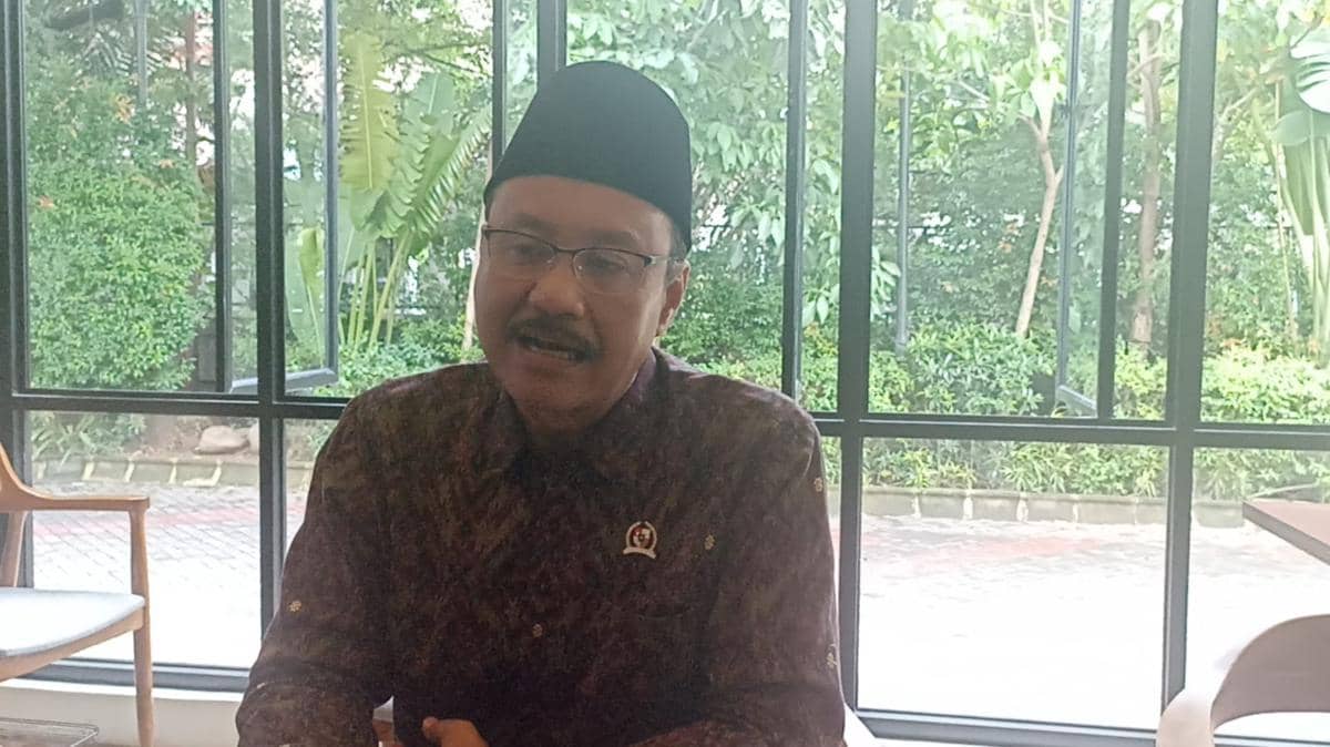 Menteri Sosial Syaifullah Yusuf di Gedung Kemensos.