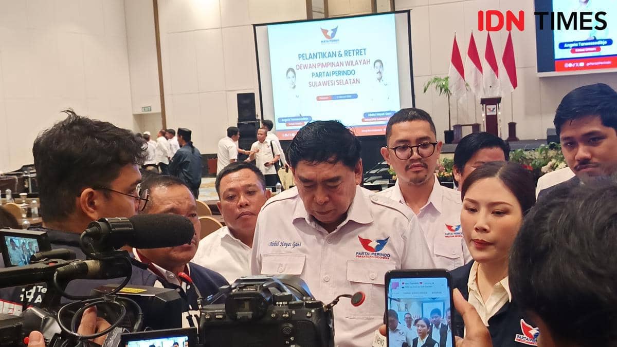 Ketua Umum Perindo Angela Tanoesoedibjo dan Ketua DPW Sulsel Abdul Hayat Gani diwawancarai usai pelantikan pengurus DPW Perindo Sulsel di Hotel Claro, Makassar, Kamis (5/2/2026). IDN Times/Asrhawi Muin