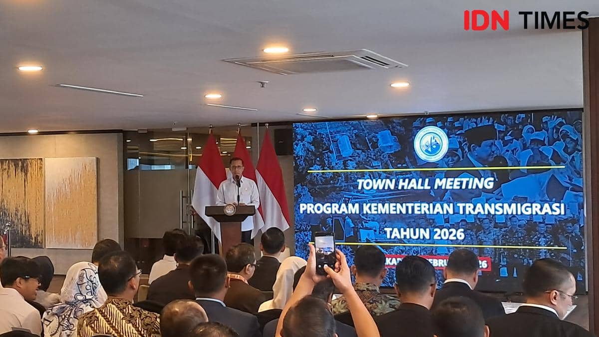 Menteri Transmigrasi M. Iftitah Sulaiman Suryanagara.