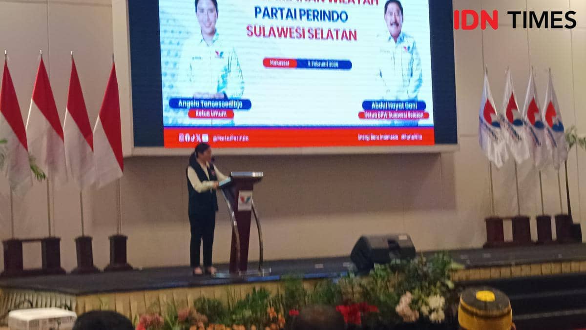 Ketua Umum Partai Perindo Angela Tanoesoedibjo memberikan sambutan saat pelantikan pengurus DPW Perindo Sulawesi Selatan di Hotel Claro Makassar, Kamis (5/2/2026). IDN Times/Asrhawi Muin
