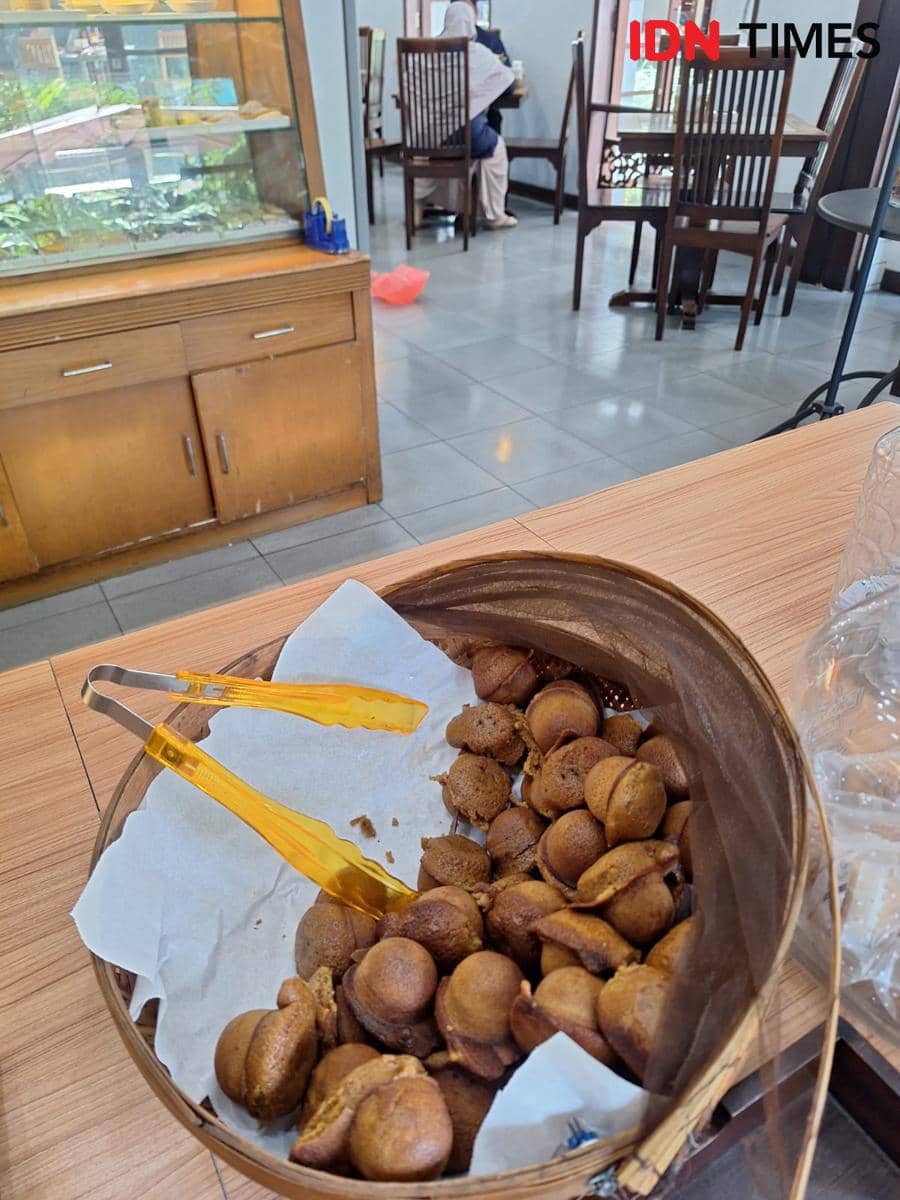 Salah satu kue tradisional masyarakat Bugis-Makassar (Sulawesi Selatan), yaitu Apang Paranggi. (IDN Times/Irwan Idris)