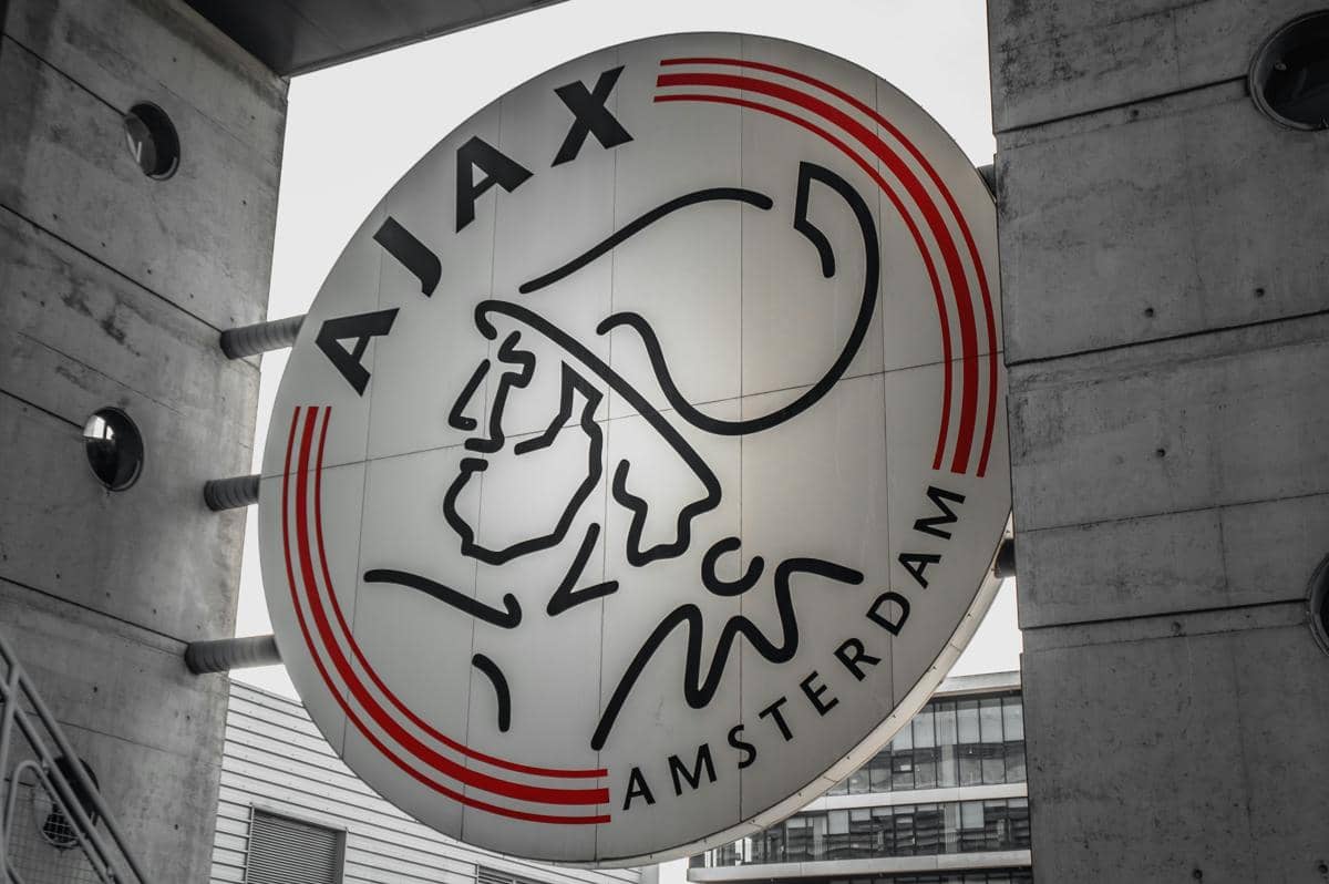 ilustrasi logo Ajax Amsterdam