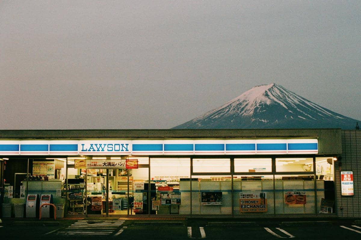 Potret Lawson di Fujikawaguchiko