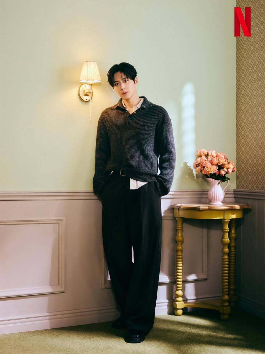 ide padu padan sweater ala Kim Seon Ho