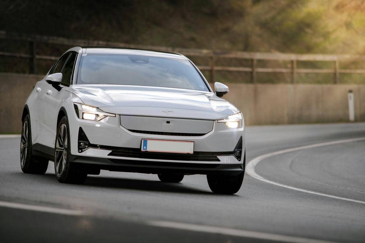 ilustrasi mobil listrik