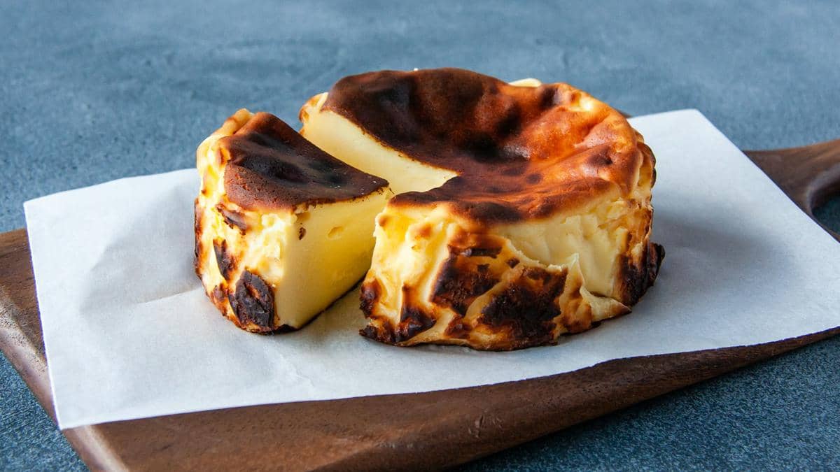 Ilustrasi basque burnt cheesecake