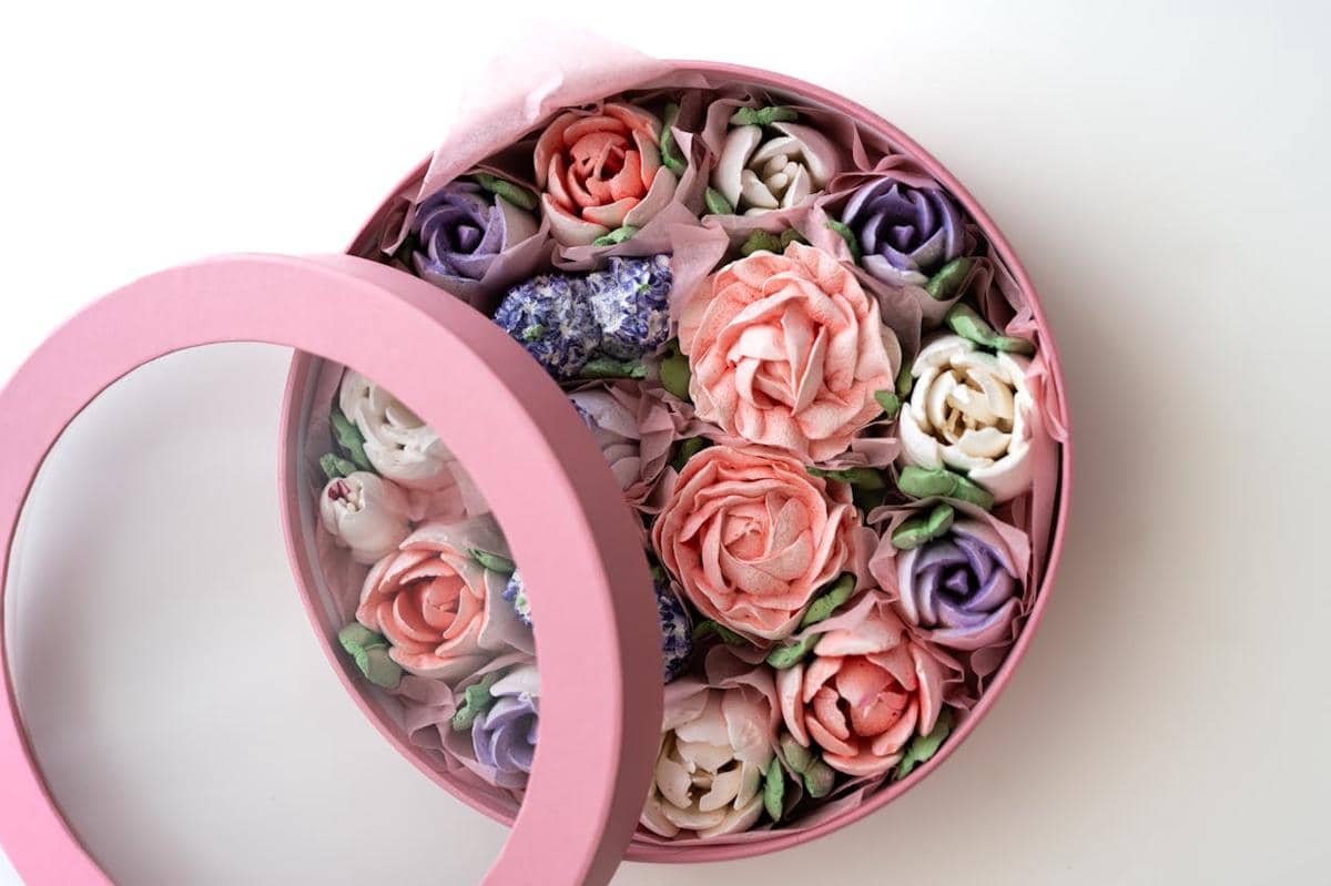 ilustrasi bunga dalam box