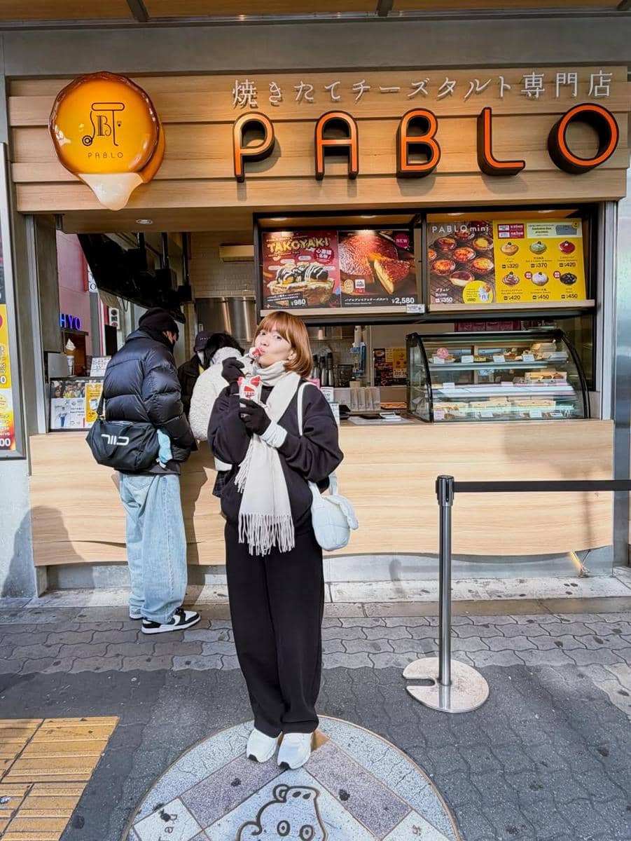 Chika Jessica jalan-jalan di Dotonburi