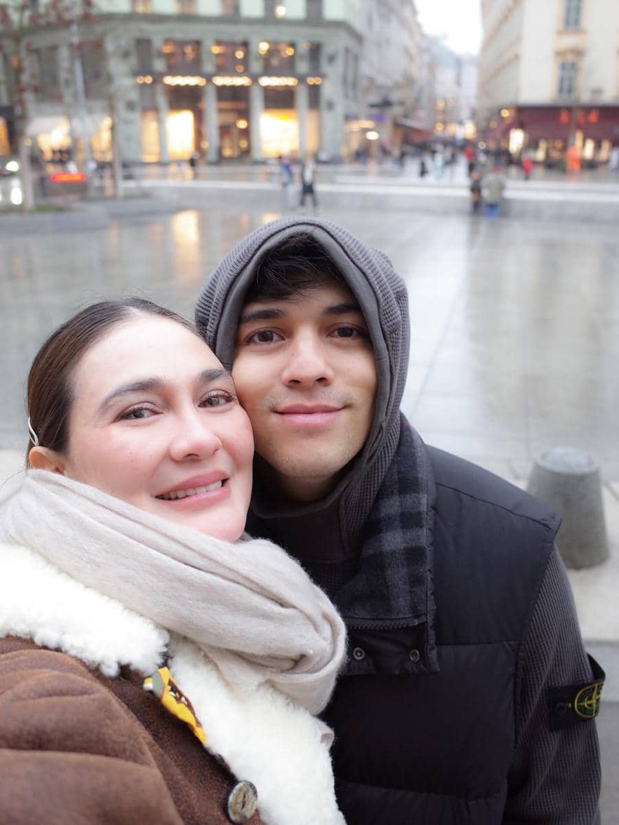 Luna Maya jalan-jalan di Vienna sebelum hyrox