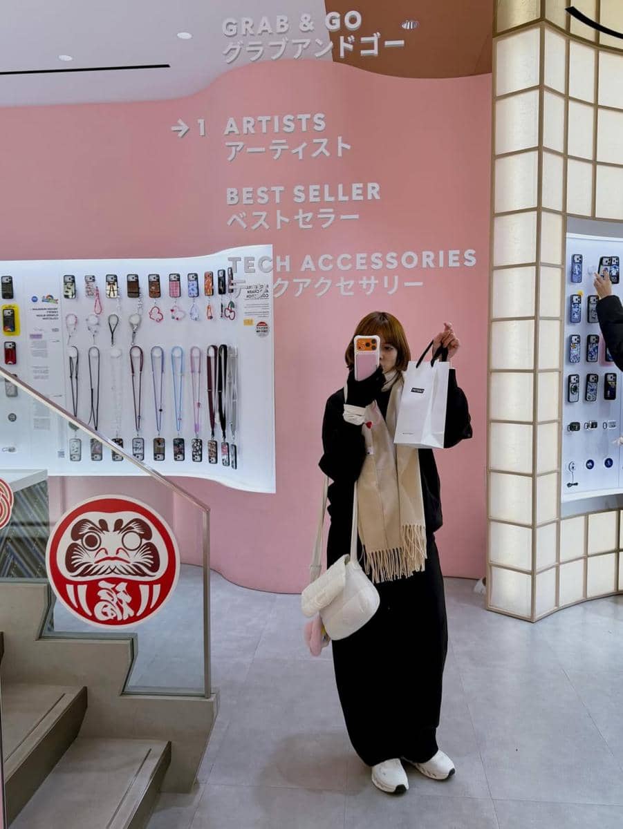 Chika Jessica jalan-jalan di Dotonburi