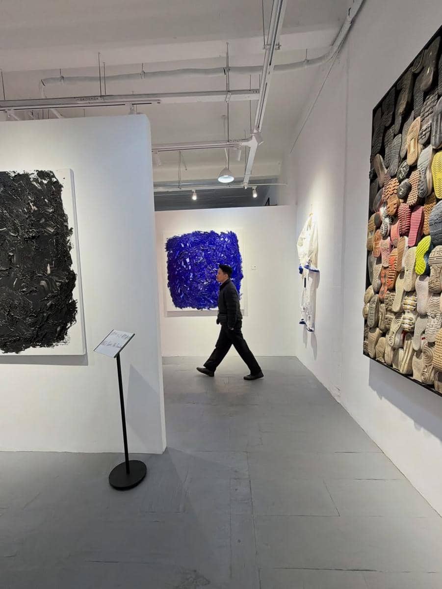 Barsena Bestandhi jalan-jalan di Shanghai