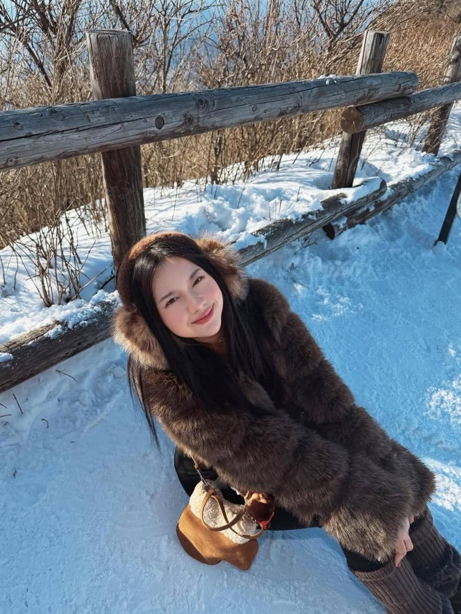 Diva Azzura saat mengunjungi Deogyusan National Park.