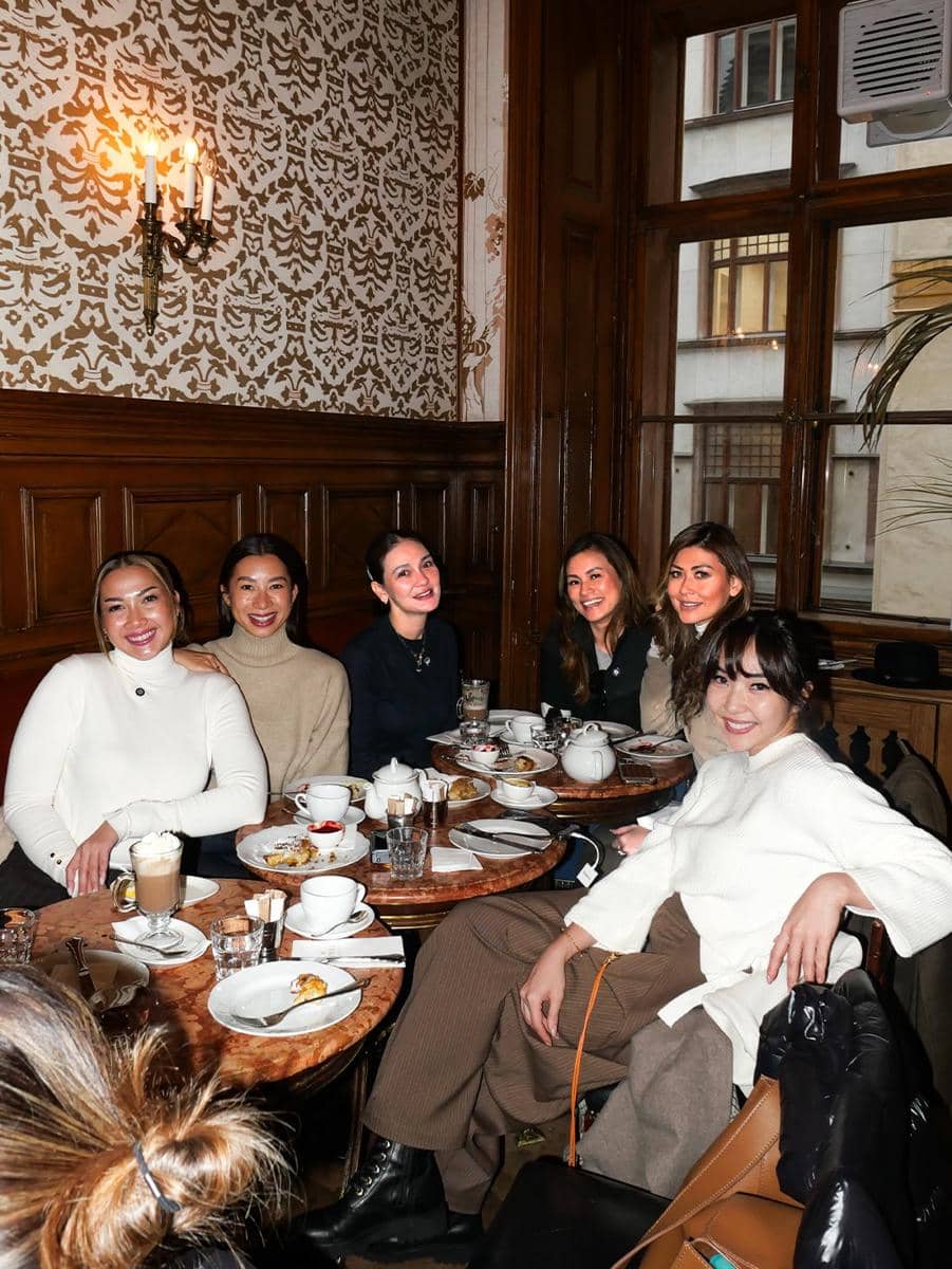 Luna Maya jalan-jalan di Vienna sebelum hyrox