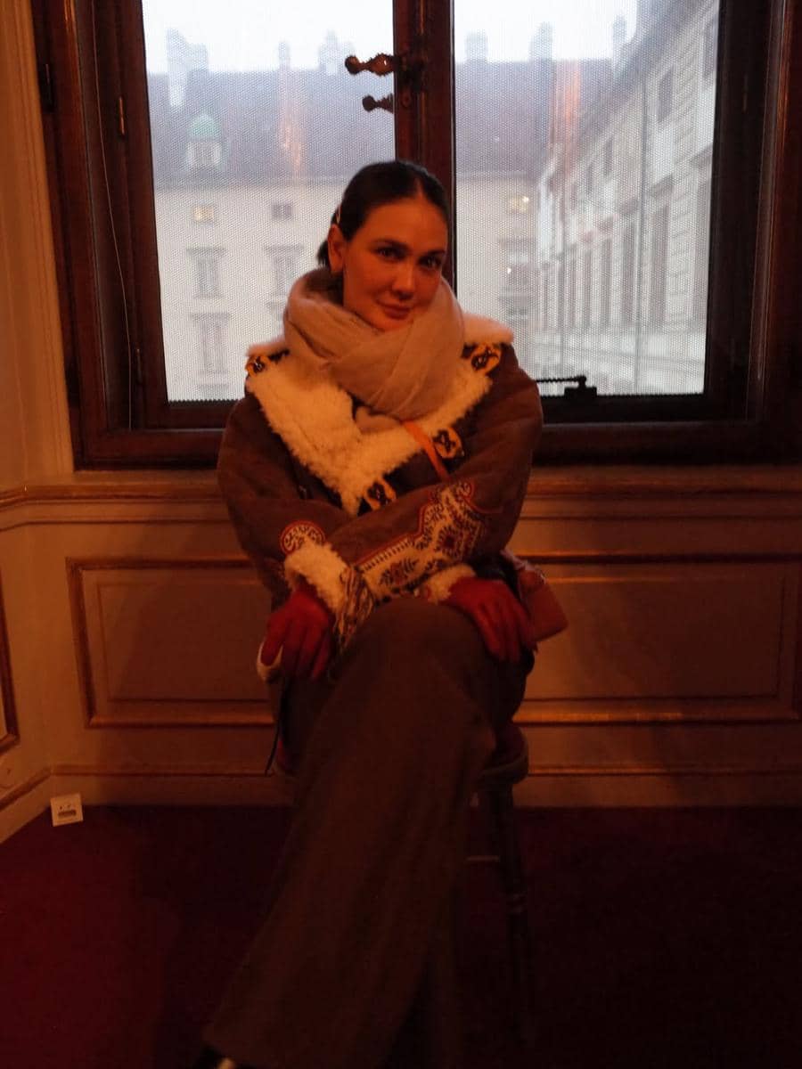 Luna Maya jalan-jalan di Vienna sebelum hyrox