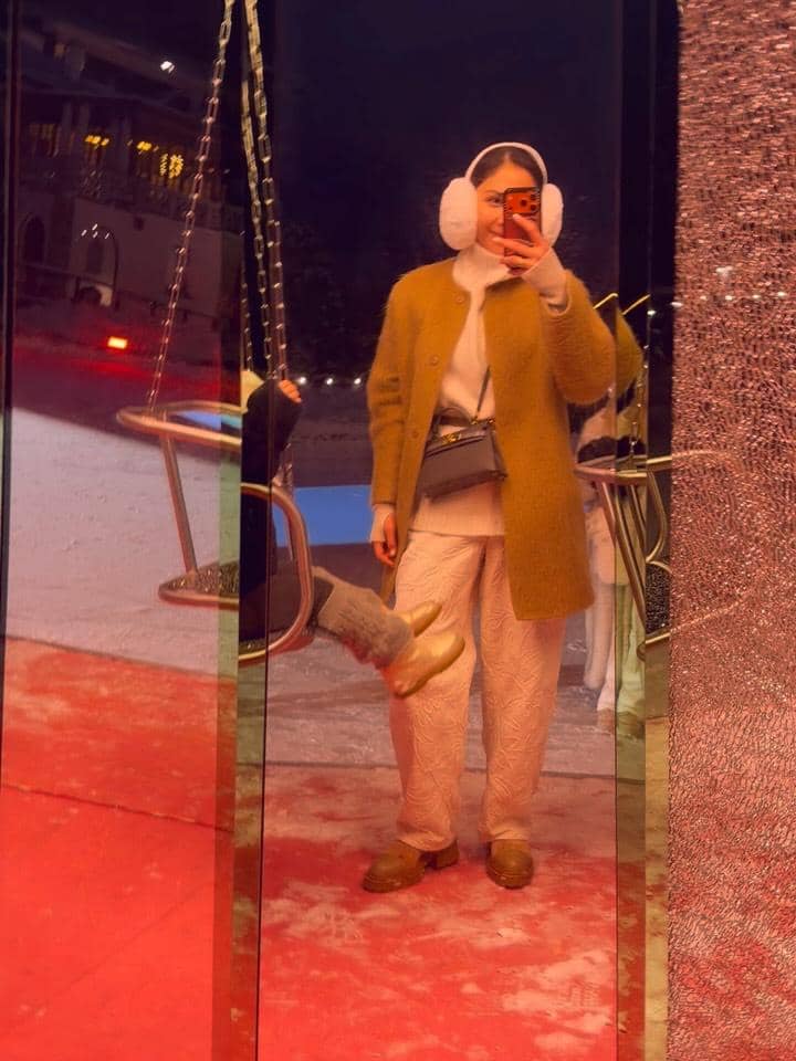 Keluarga Jessica Mila jalan-jalan di Kota St. Moritz