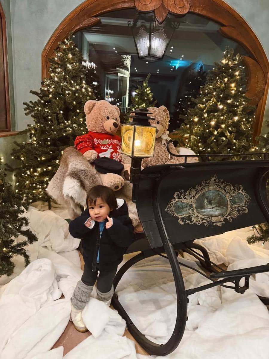 Keluarga Jessica Mila jalan-jalan di Kota St. Moritz