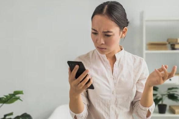 ilustrasi chat WA mengatasnamakan instansi tertentu