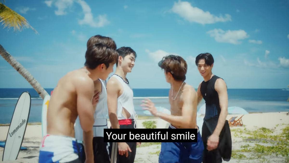 cuplikan MV "Lip Gloss"