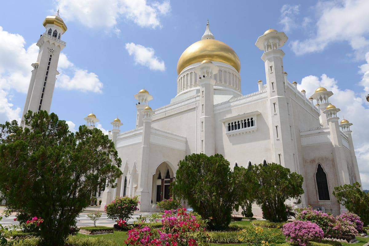 potret Sultan Omar Ali Saifuddin Mosque