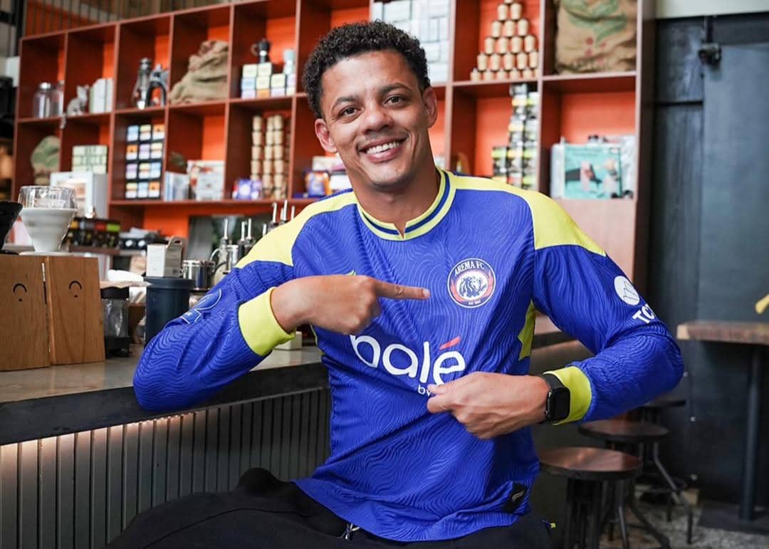 𝐒𝐞𝐥𝐚𝐦𝐚𝐭 𝐃𝐚𝐭𝐚𝐧𝐠 𝐖𝐚𝐥𝐢𝐬𝐬𝐨𝐧 𝐌𝐚𝐢𝐚 🦁✊💙Arema FC resmi melengkapi kuota 11 p.heic (2).jpg