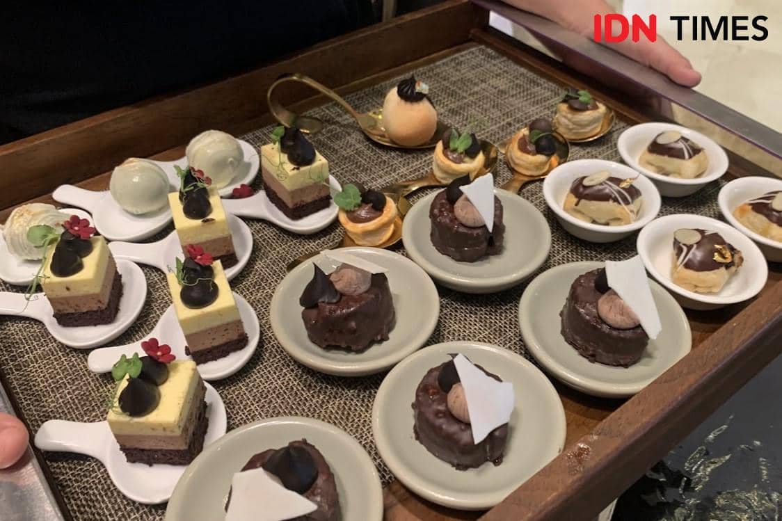 Beragam olahan cokelat yang dihadirkan dalam acara Chocolate Week 2026 di DoubleTree by Hilton Surabaya 